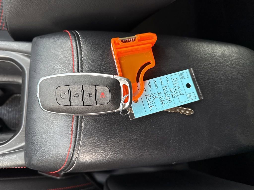 Used 2025 Nissan Kicks SR image 11