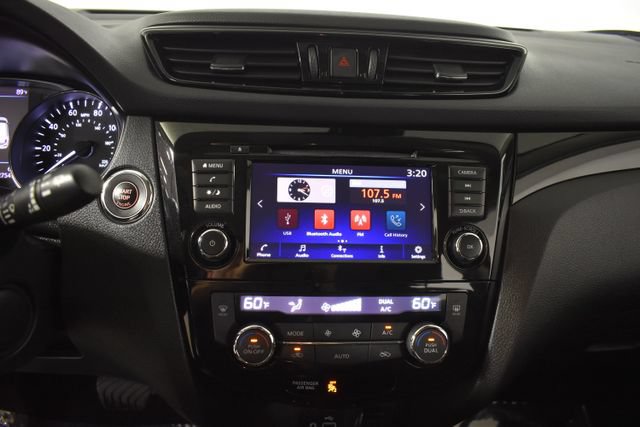 Used 2022 Nissan Rogue Sport SV AWD/4WD image 19