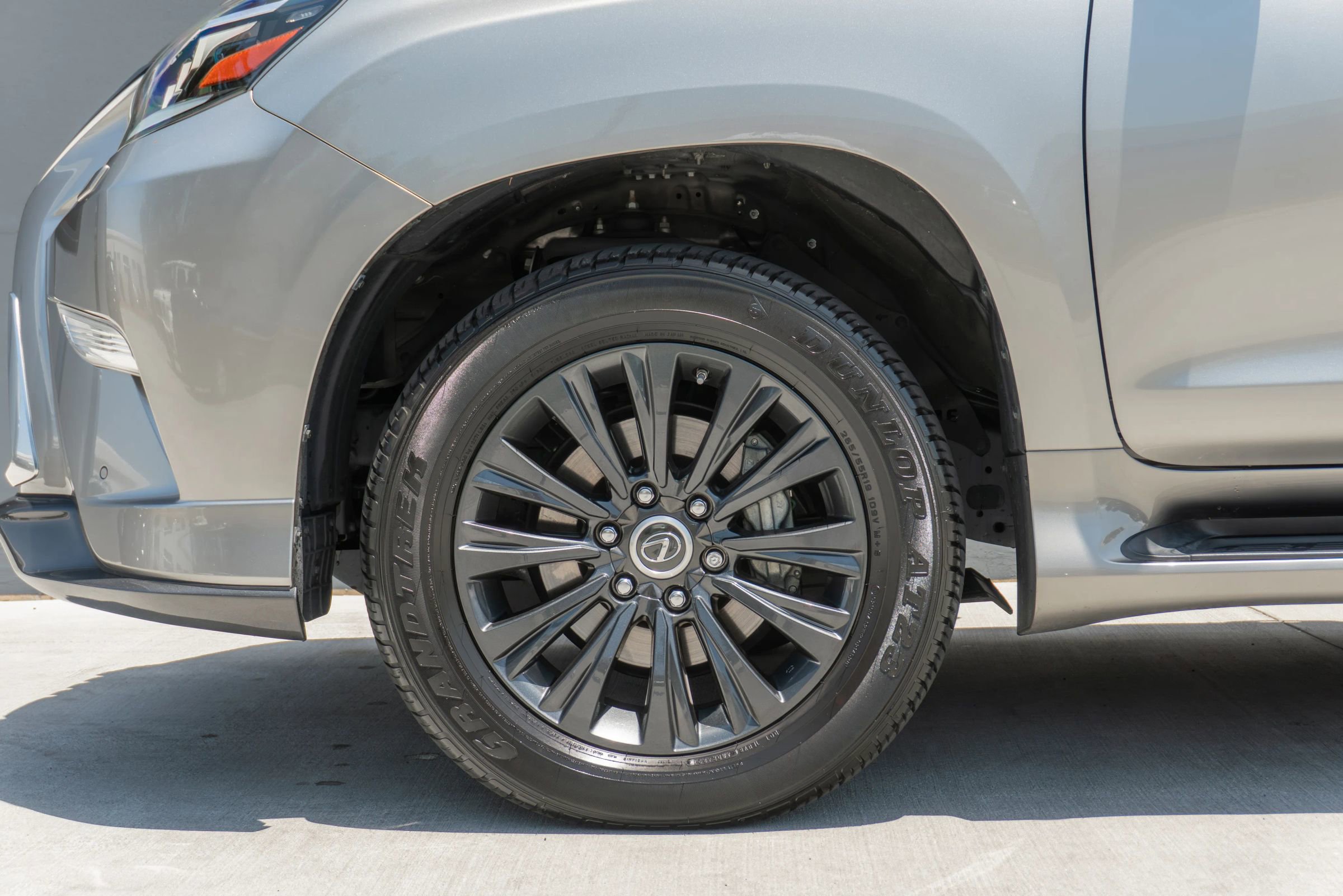 Used 2022 Lexus GX 460 Premium w/ Accessory Package AWD/4WD image 30