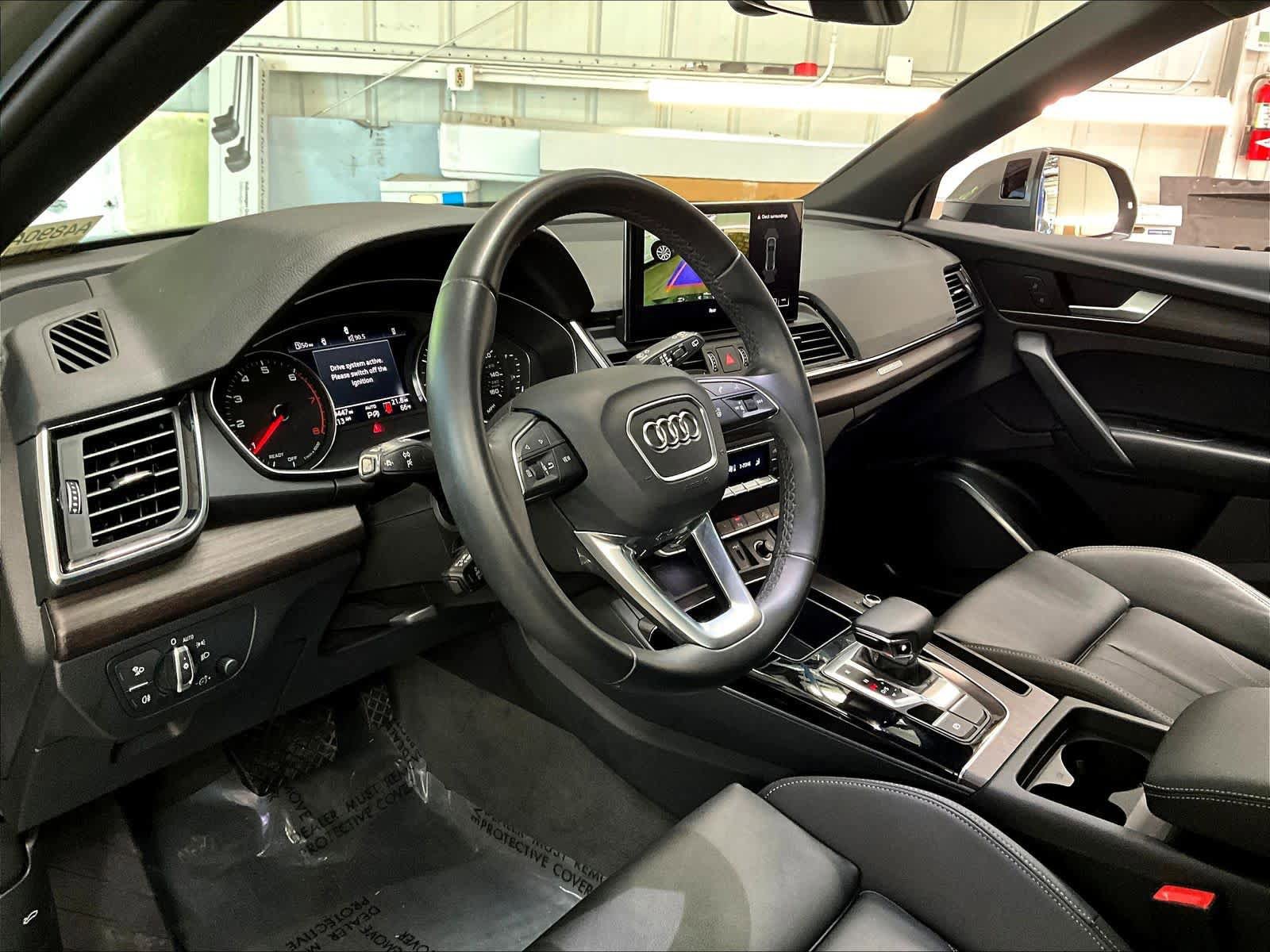 Used 2023 Audi Q5 2.0T Premium w/ Convenience Package image 16
