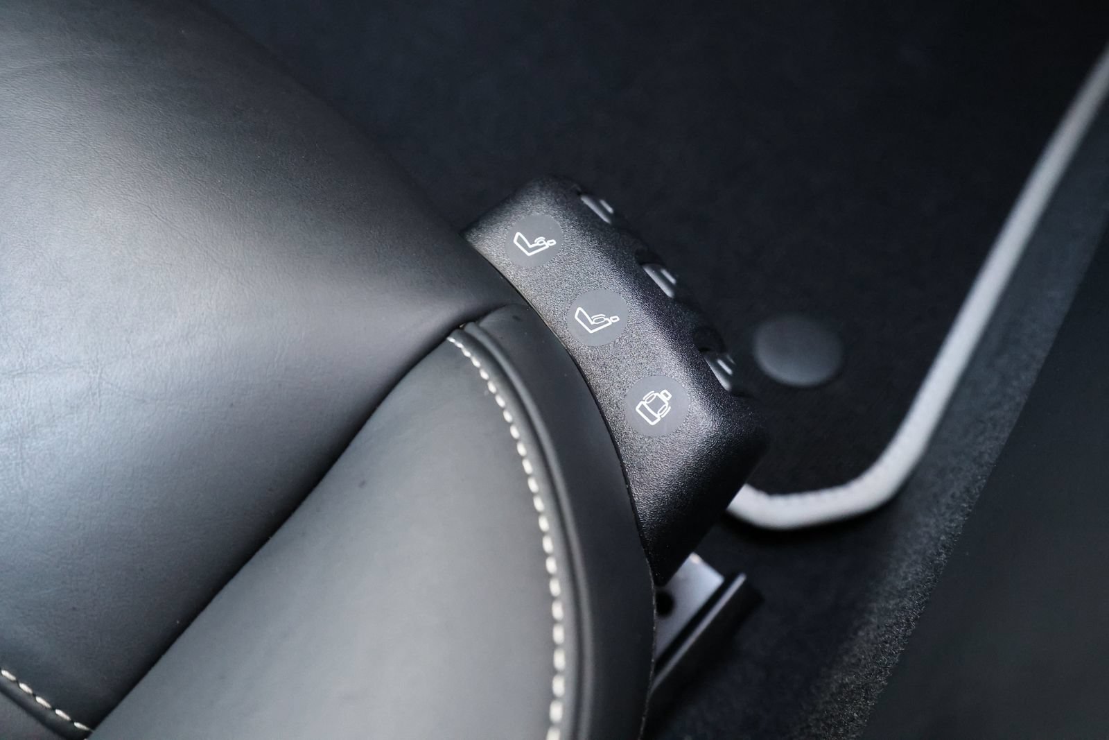 Used 2015 Mercedes-Benz SLS AMG GT Final Edition image 29