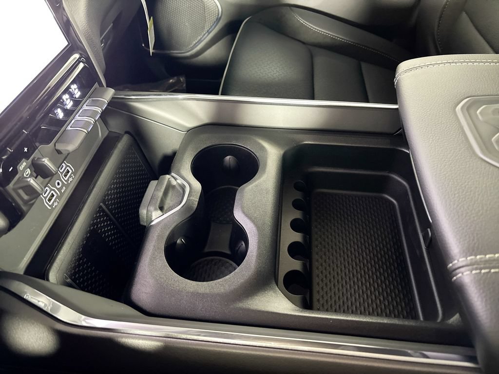New 2026 RAM 1500 Laramie AWD/4WD image 15