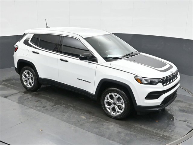 Used 2025 Jeep Compass Sport w/ Mopar Graphics Package image 31