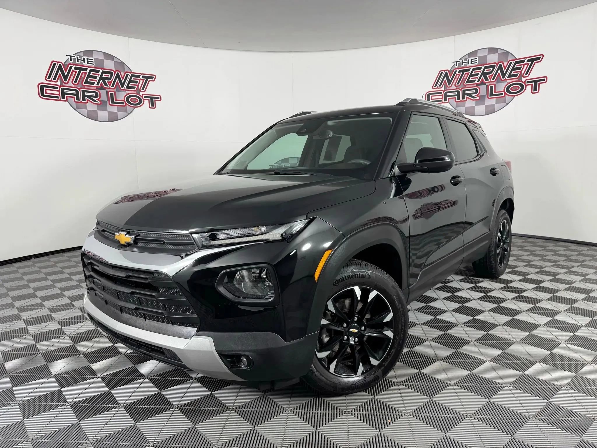 Used 2023 Chevrolet TrailBlazer LT w/ Convenience Package AWD/4WD image 1