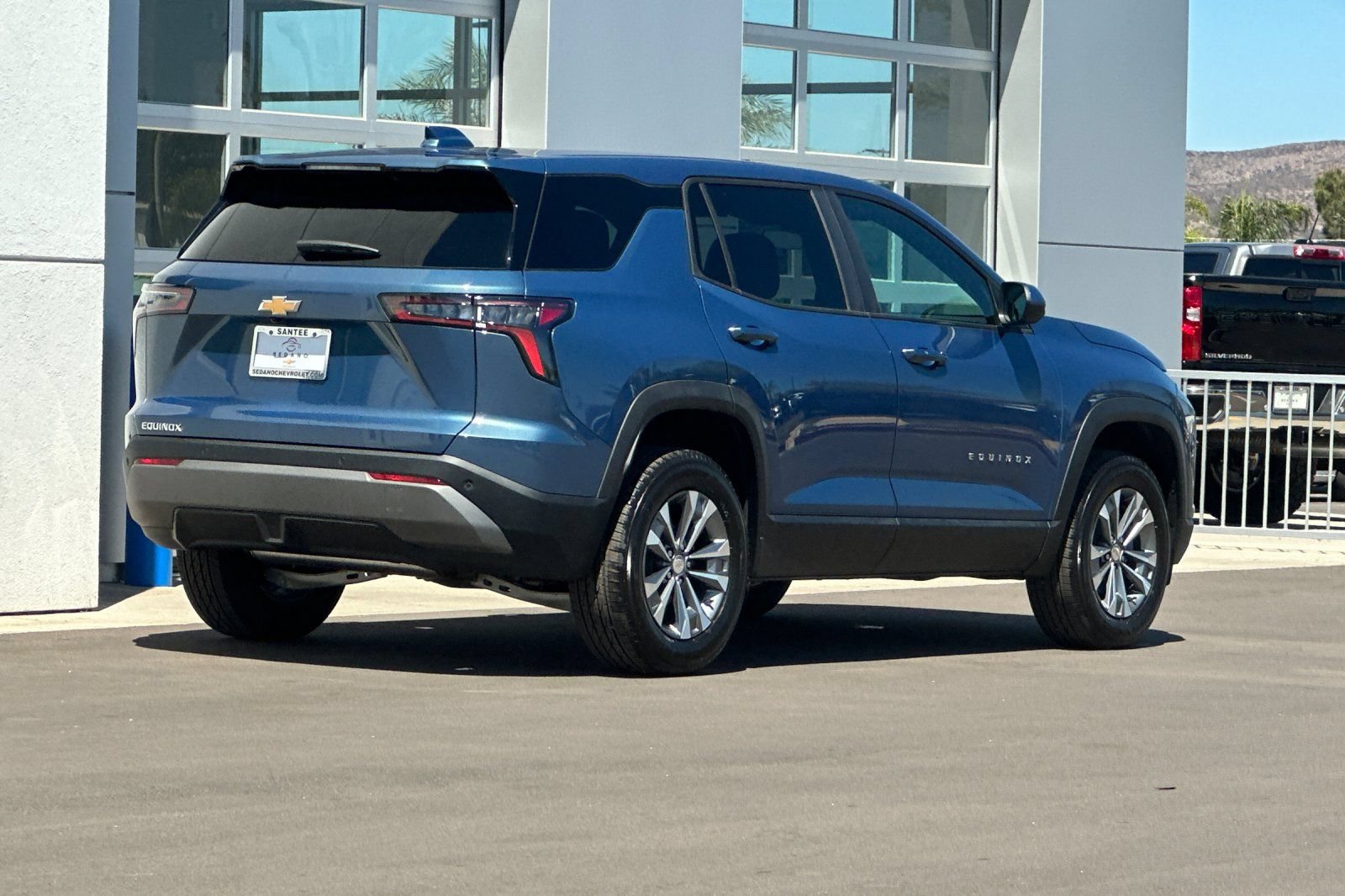 New 2027 Chevrolet Equinox LT FWD image 4