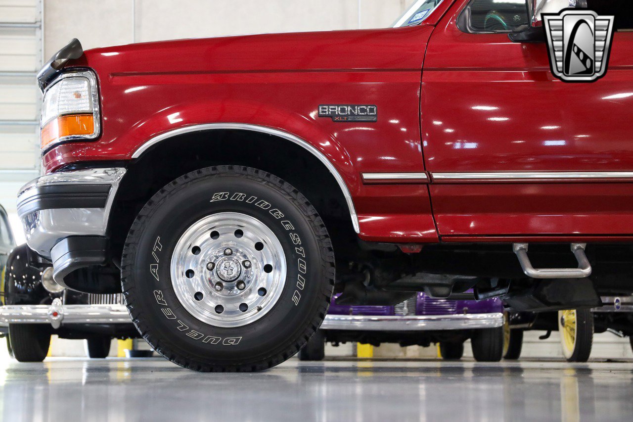 Used 1994 Ford Bronco image 4