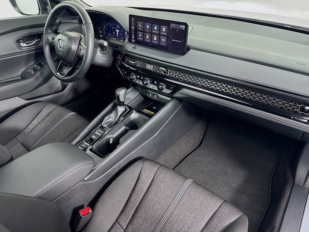 Used 2025 Honda Accord Sport image 39