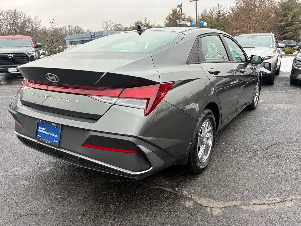 Used 2024 Hyundai Elantra SE image 7