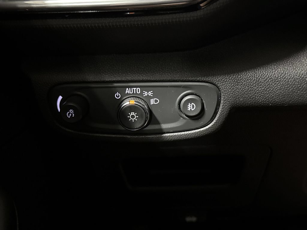 Used 2021 Chevrolet TrailBlazer LT FWD image 18