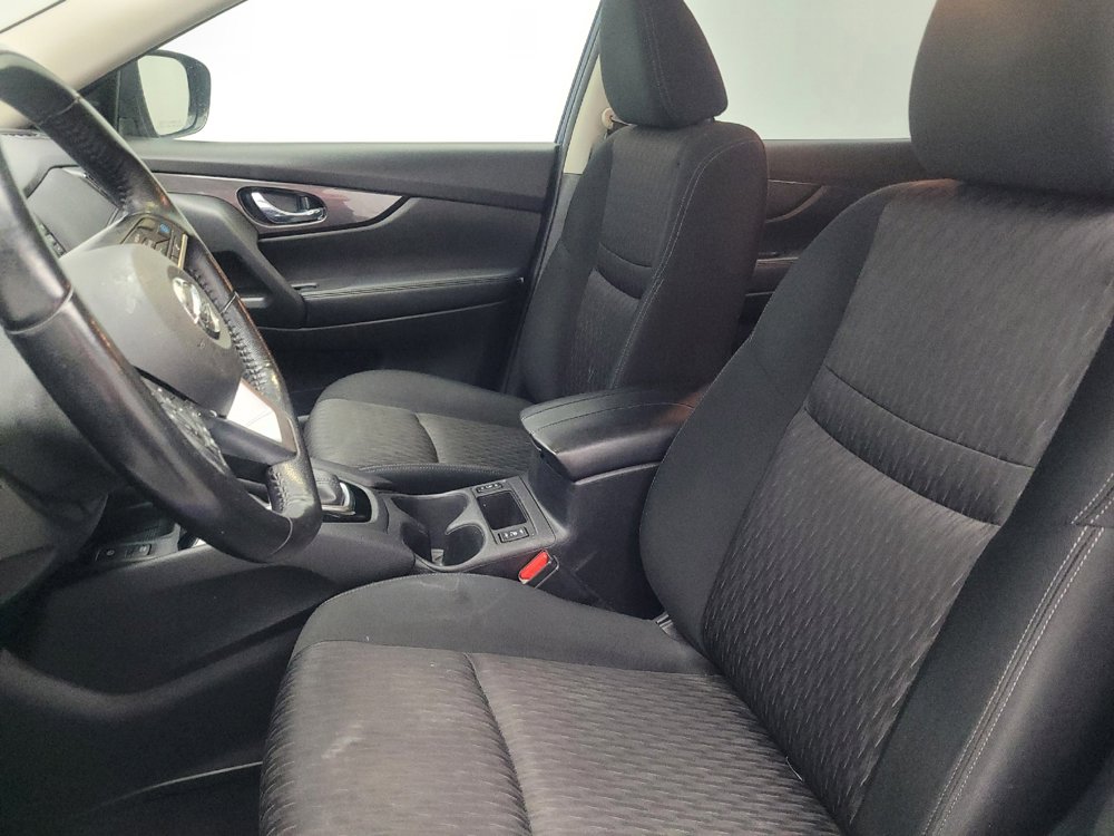 Used 2019 Nissan Rogue SV w/ Sun & Sound Touring Package FWD image 17