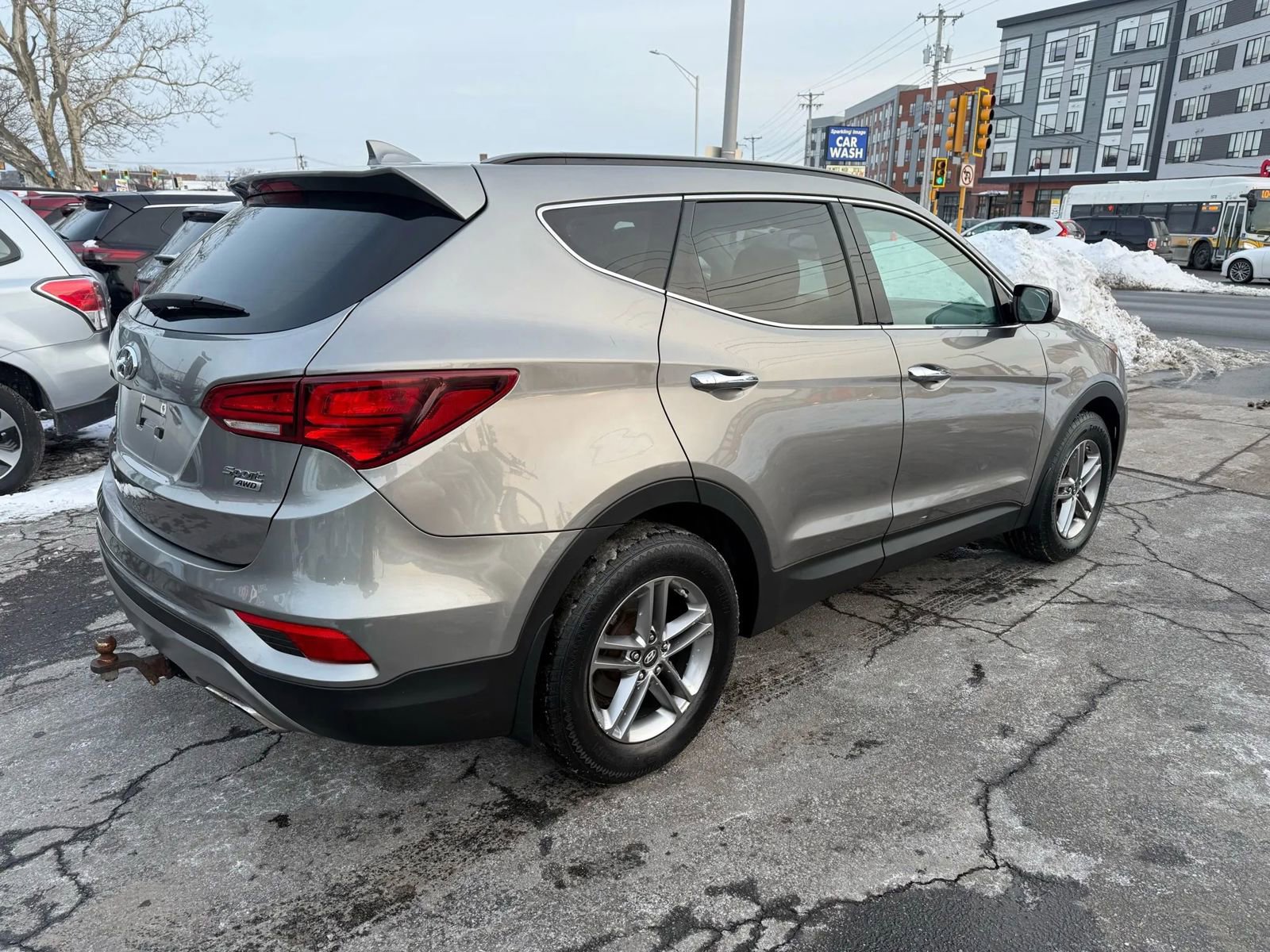 Used 2017 Hyundai Santa Fe Sport image 6