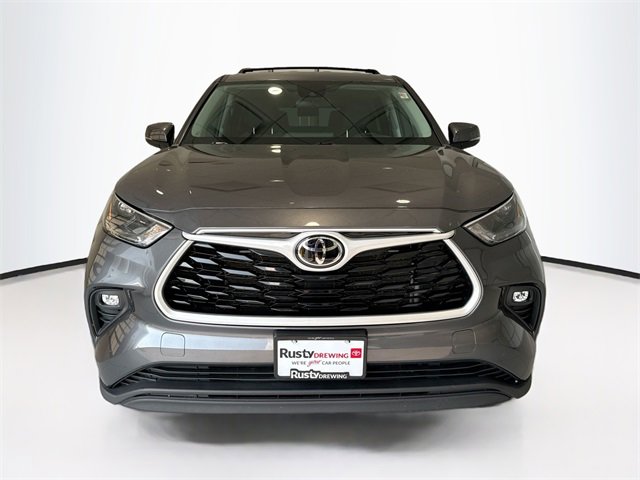 Used 2022 Toyota Highlander LE image 2