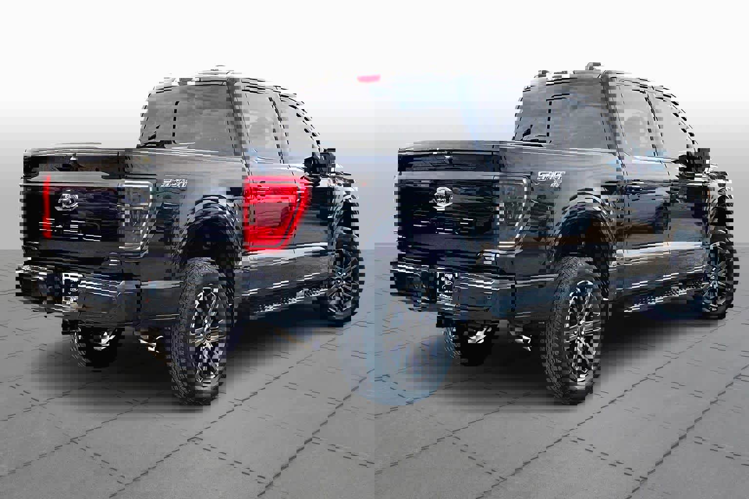 Certified 2022 Ford F150 XLT w/ Equipment Group 302A High image 12