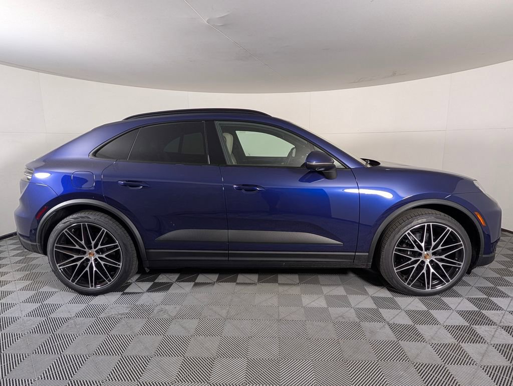 New 2026 Porsche Macan 4 Electric image 8