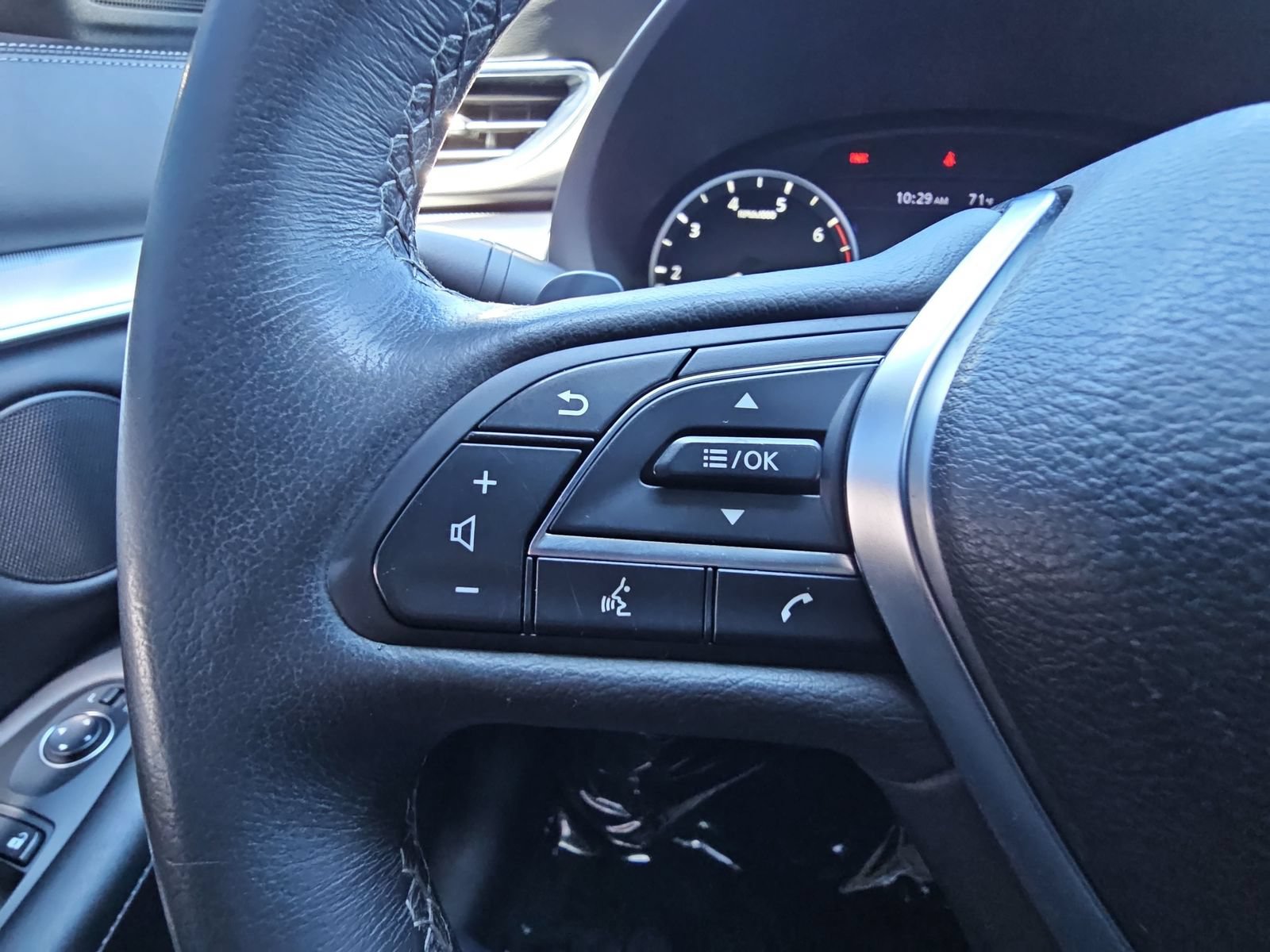 Used 2021 INFINITI QX50 Luxe FWD image 17