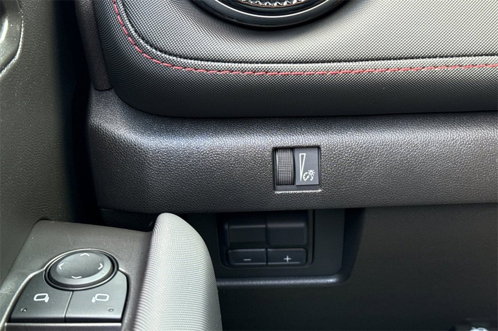 Used 2025 Chevrolet Colorado Z71 image 37