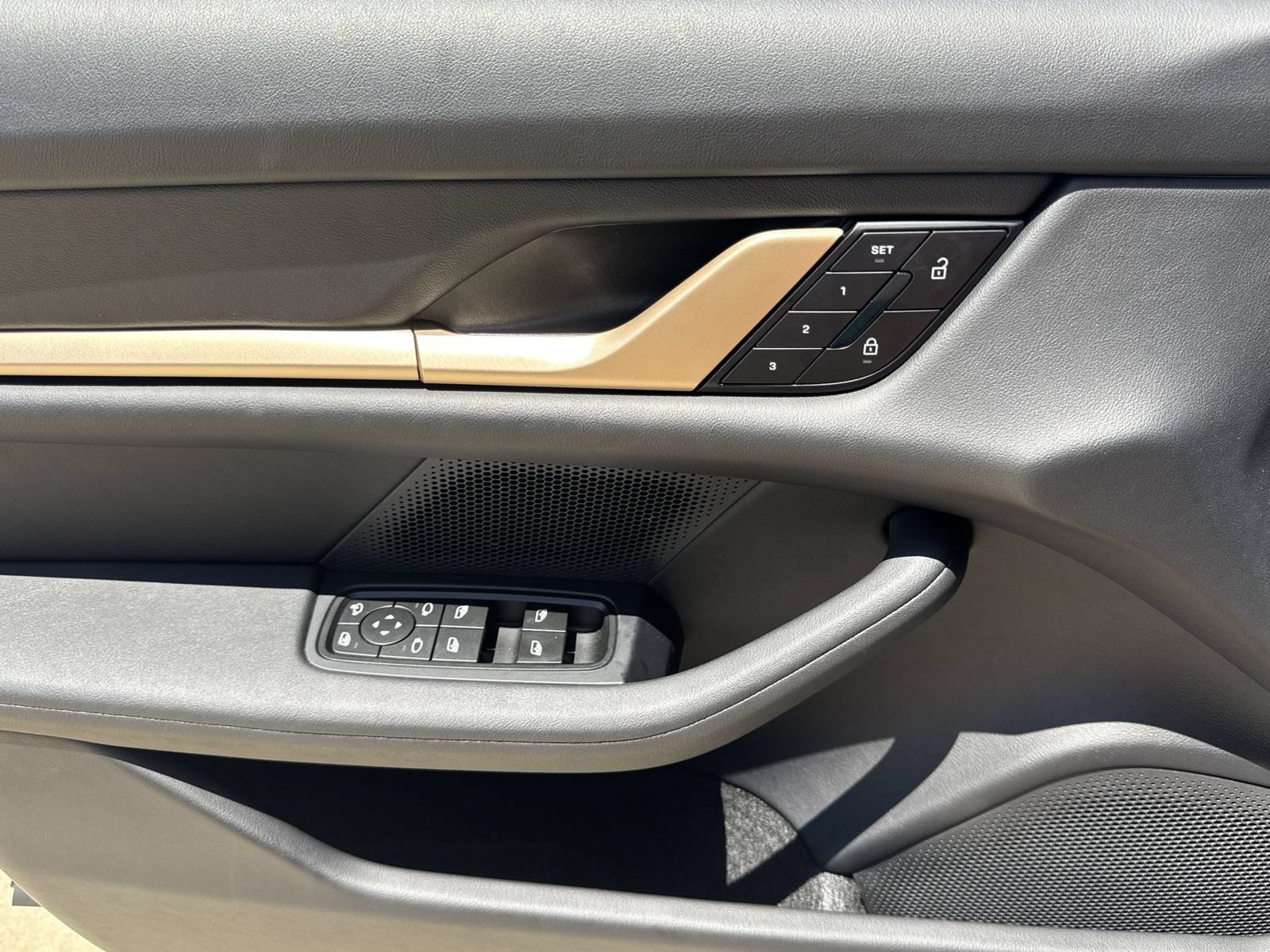 New 2025 Porsche Taycan 4S AWD/4WD image 25
