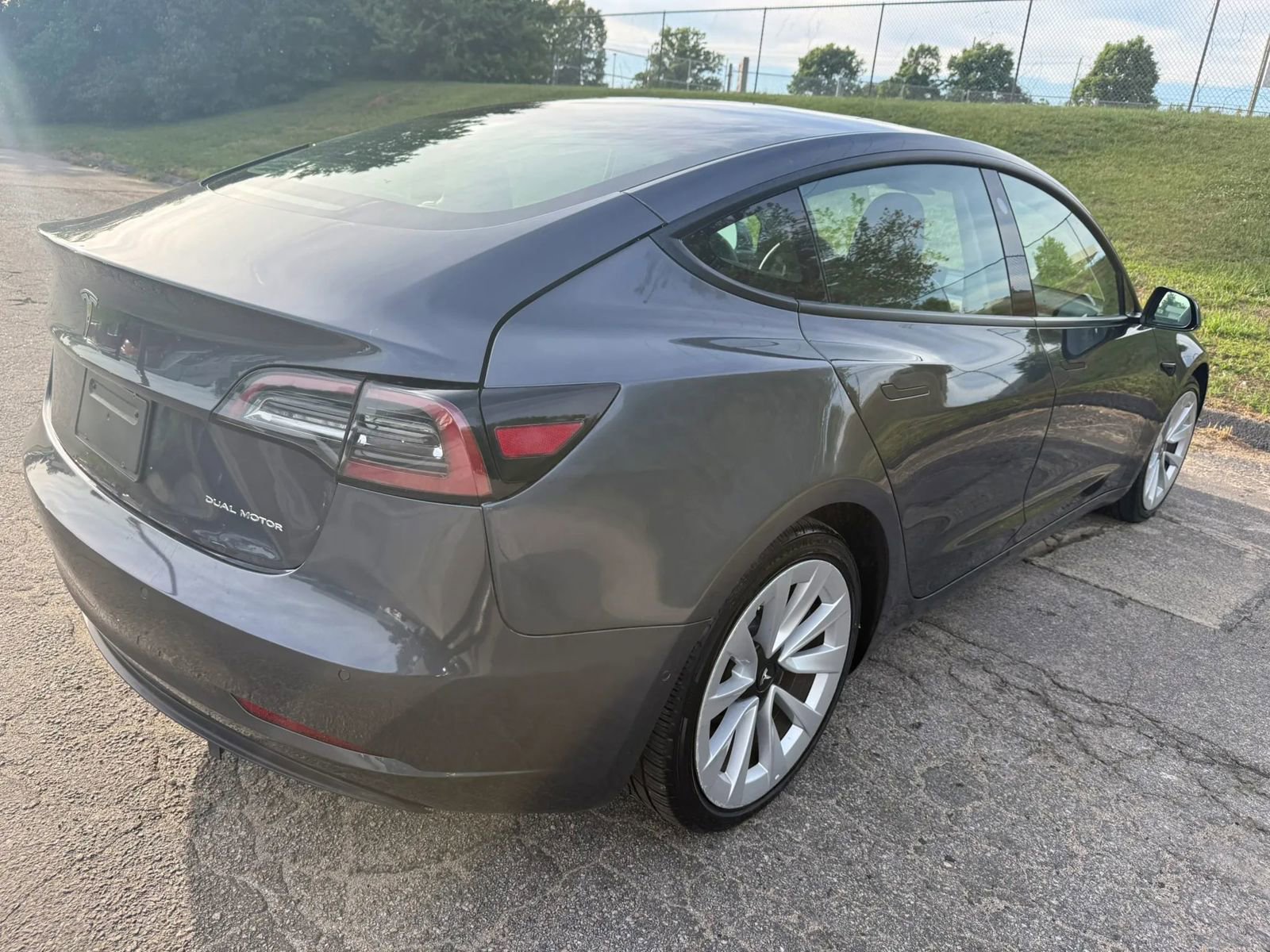 Used 2022 Tesla Model 3 Long Range AWD/4WD image 7