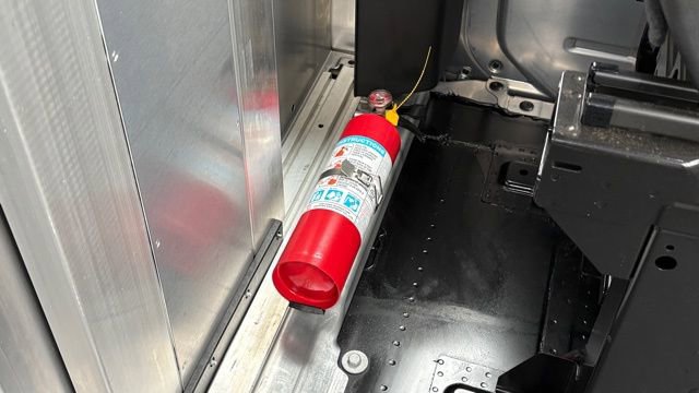 Used 2024 Chevrolet Brightdrop 400 w/ Commercial Equipment Package image 32