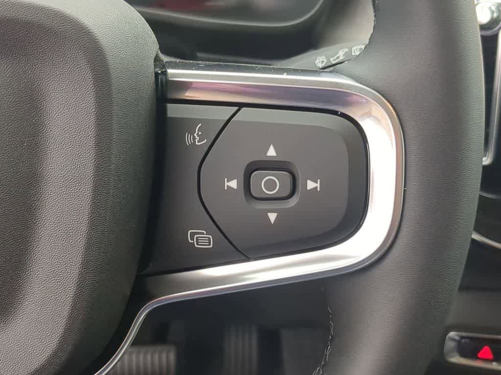 New 2026 Volvo XC40 B5 Plus w/ Protection Package Premier AWD/4WD image 23