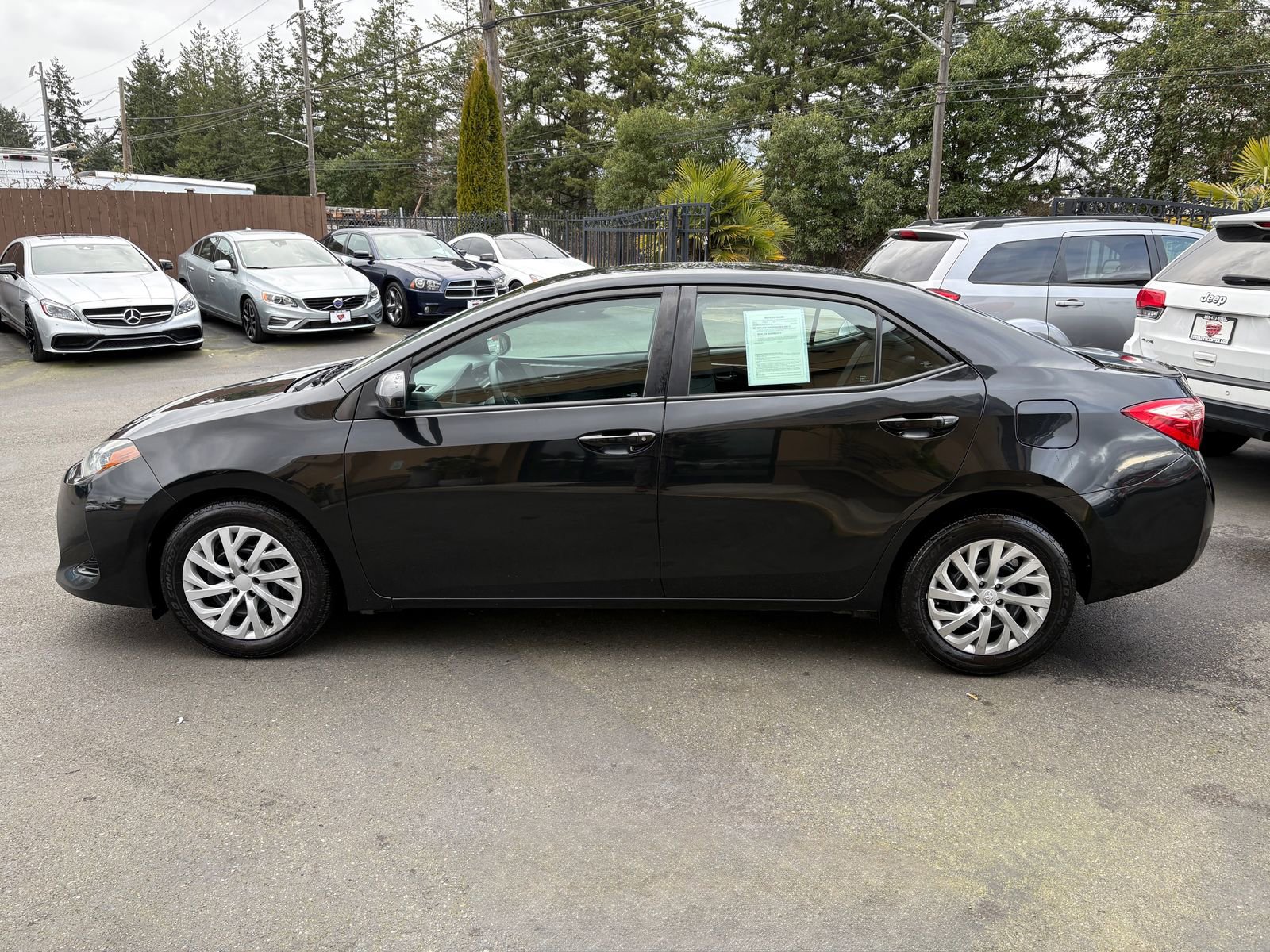 Used 2018 Toyota Corolla LE image 4