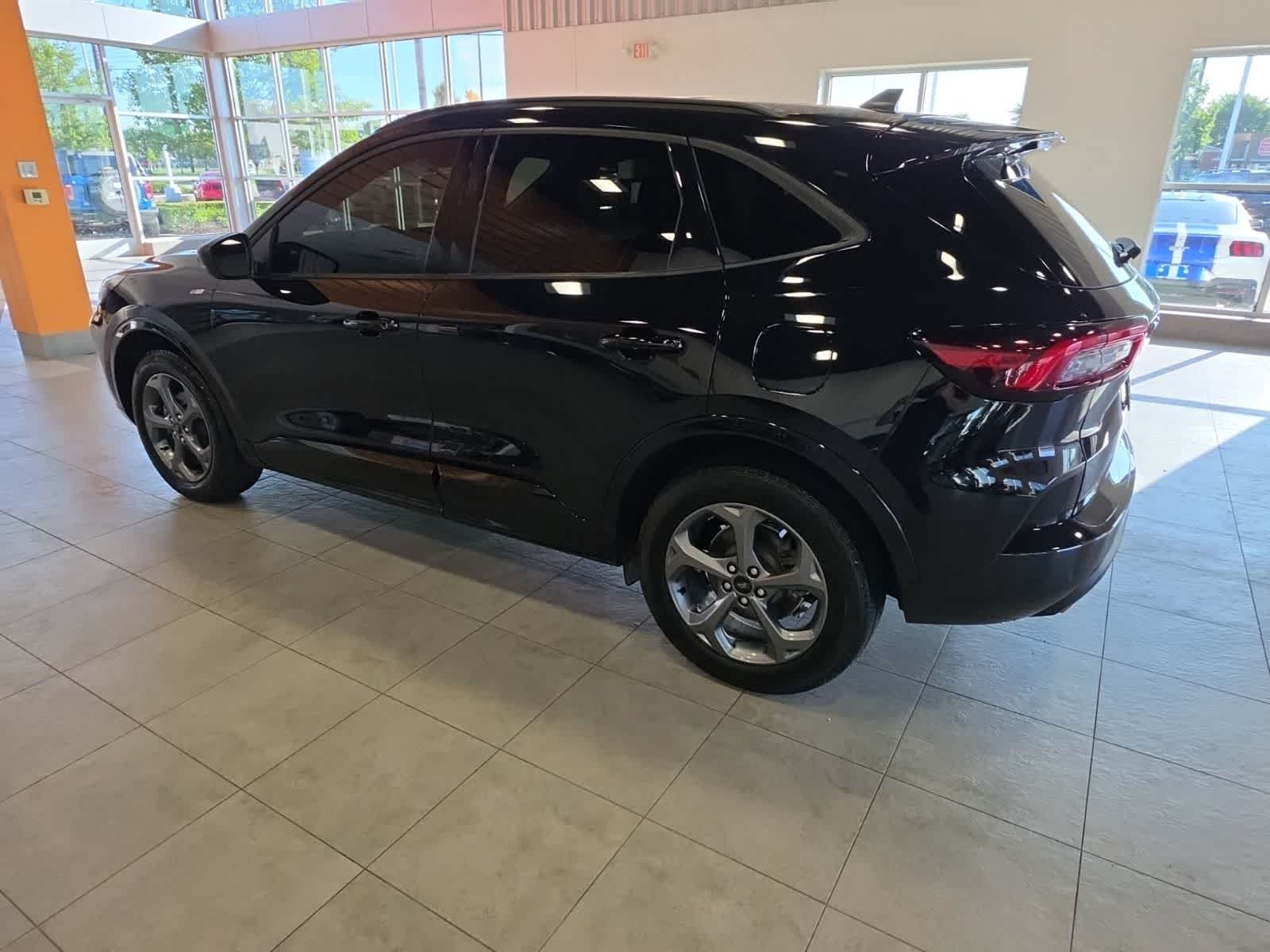 Used 2024 Ford Escape ST-Line w/ Tech Pack #1 AWD/4WD image 13