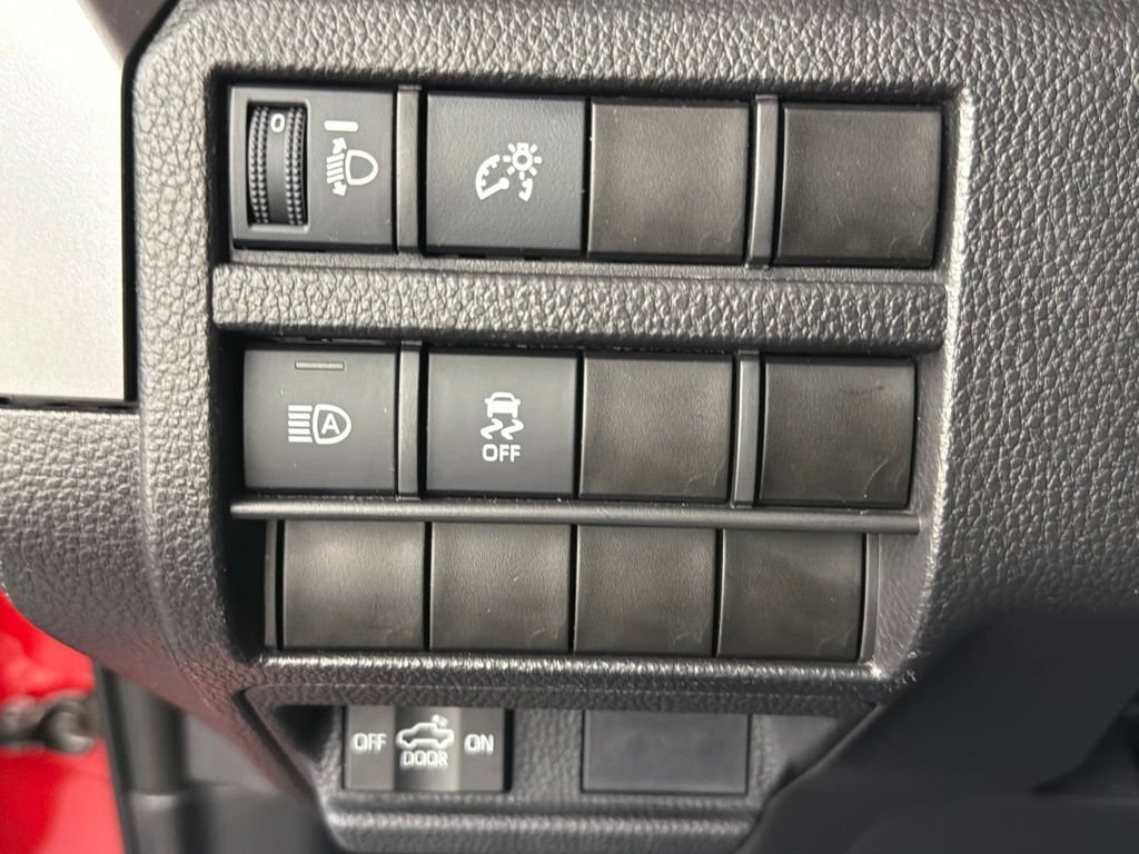 Used 2025 Toyota Tacoma SR5 AWD/4WD image 28