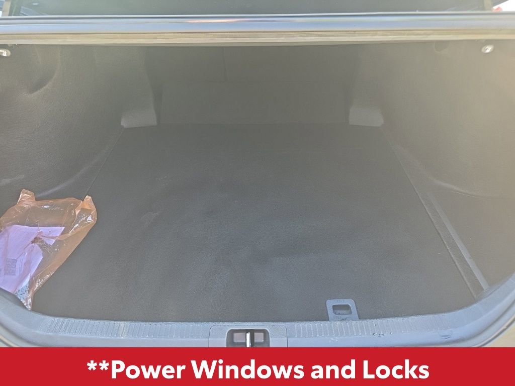 Used 2025 Toyota Camry SE w/ Convenience Package image 13