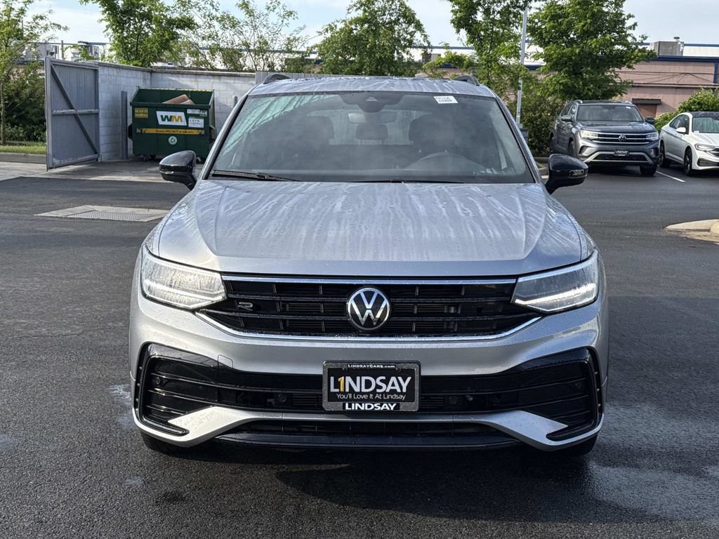 Used 2024 Volkswagen Tiguan SE R-Line AWD/4WD image 7