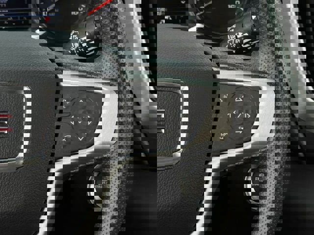 Used 2023 GMC Terrain SLE w/ Driver Convenience Package image 16