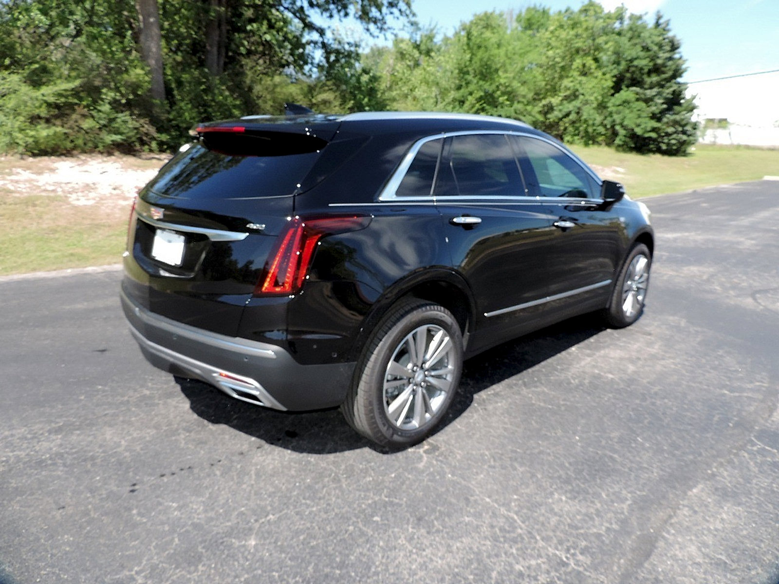 New 2026 Cadillac XT5 Premium Luxury w/ Driver Assist Package FWD image 5