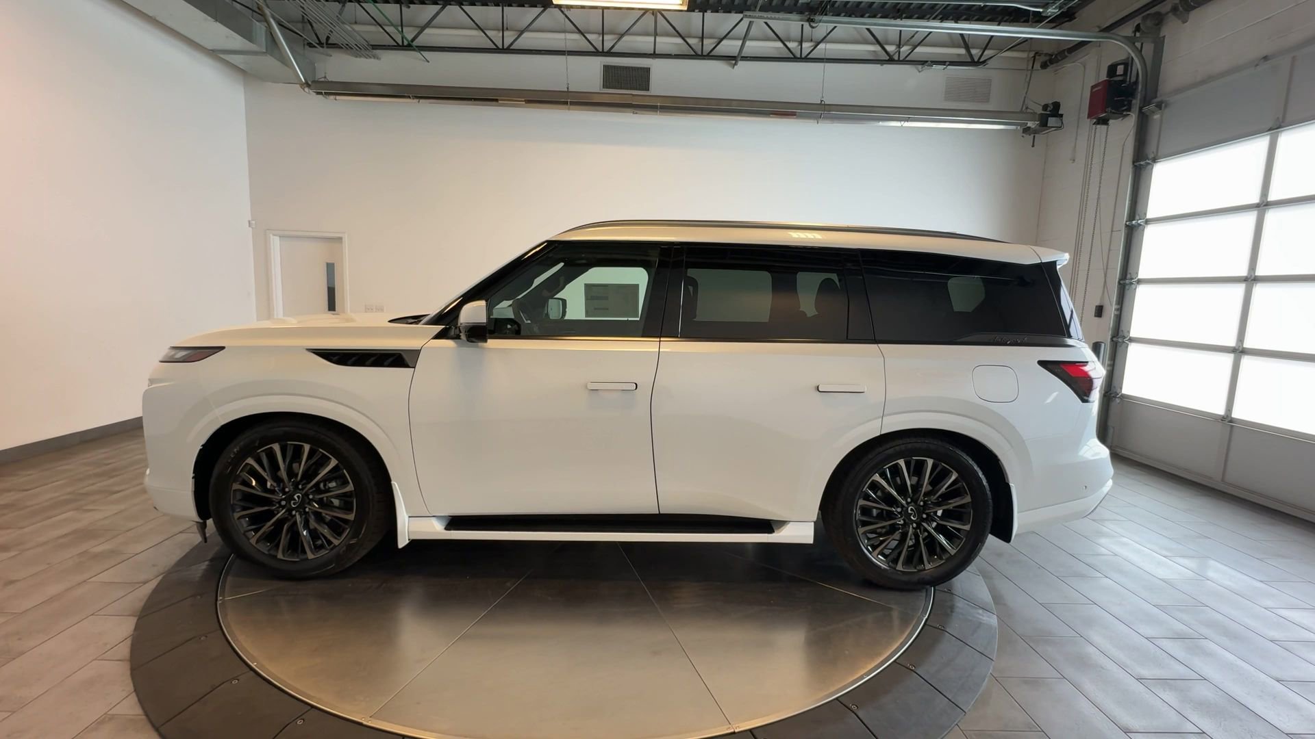 New 2026 INFINITI QX80 Autograph w/ Premium Cargo Package AWD/4WD image 5