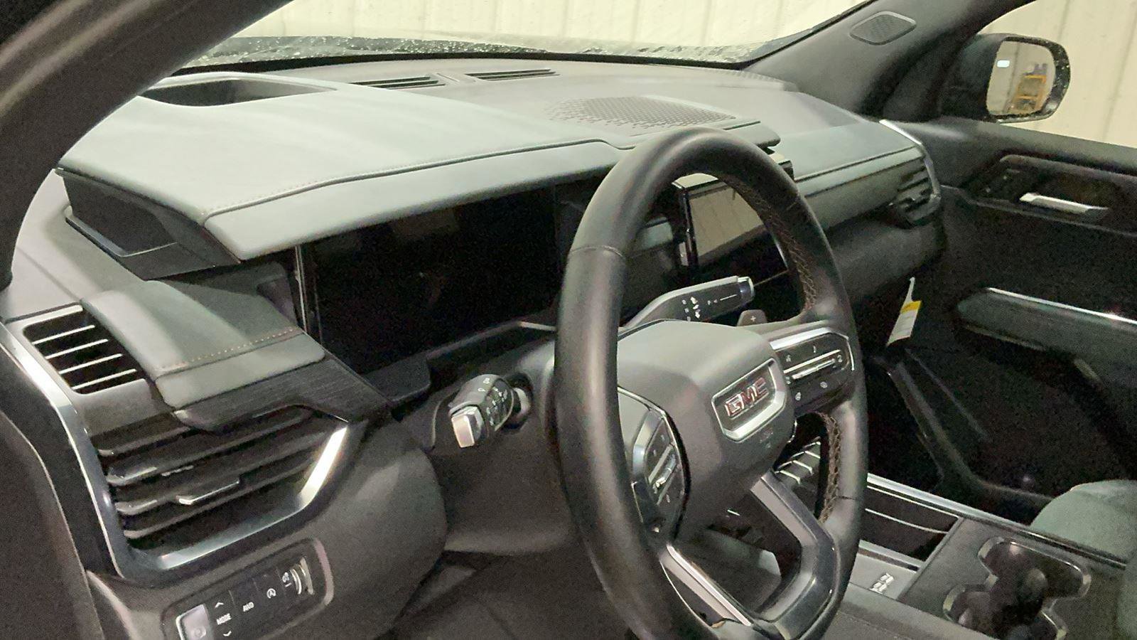Used 2024 GMC Acadia AT4 w/ Luxury Package AWD/4WD image 16