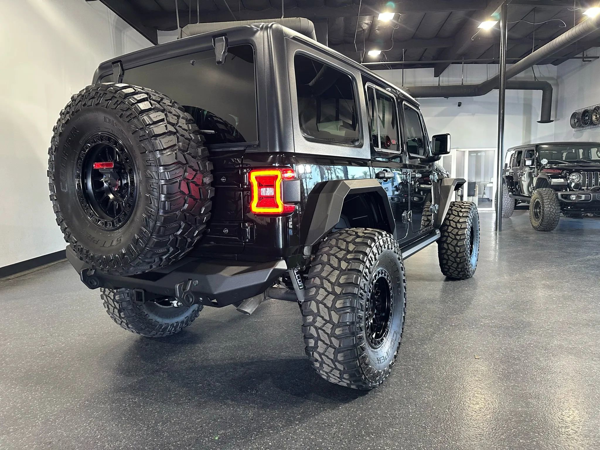 Used 2024 Jeep Wrangler Unlimited Rubicon image 29