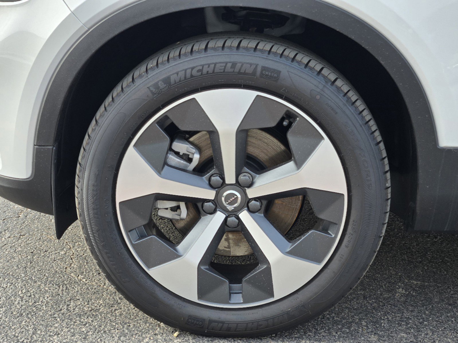 New 2025 Volvo XC40 B5 Core w/ Protection Package Premier image 12