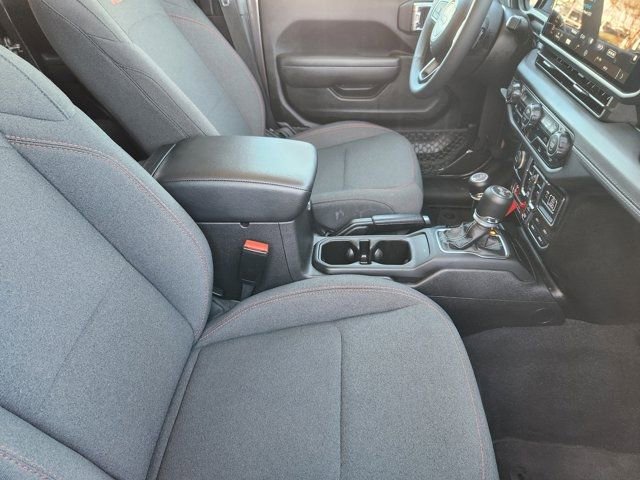 Used 2025 Jeep Wrangler Unlimited Rubicon image 19