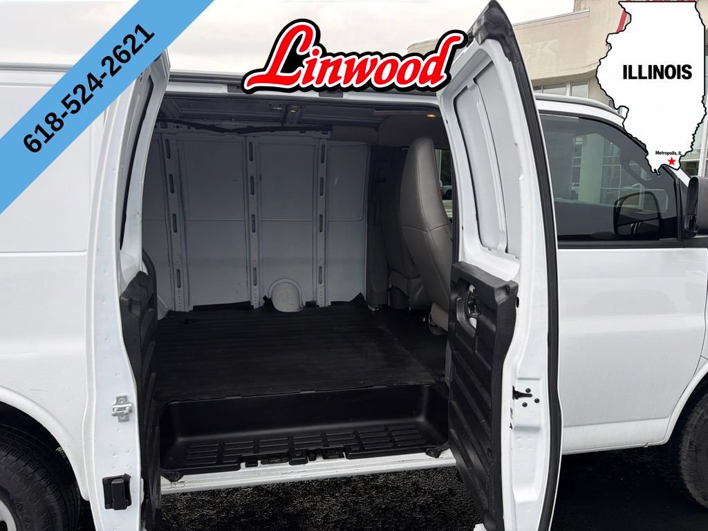 Used 2020 Chevrolet Express 2500 w/ Driver Convenience Package RWD image 9