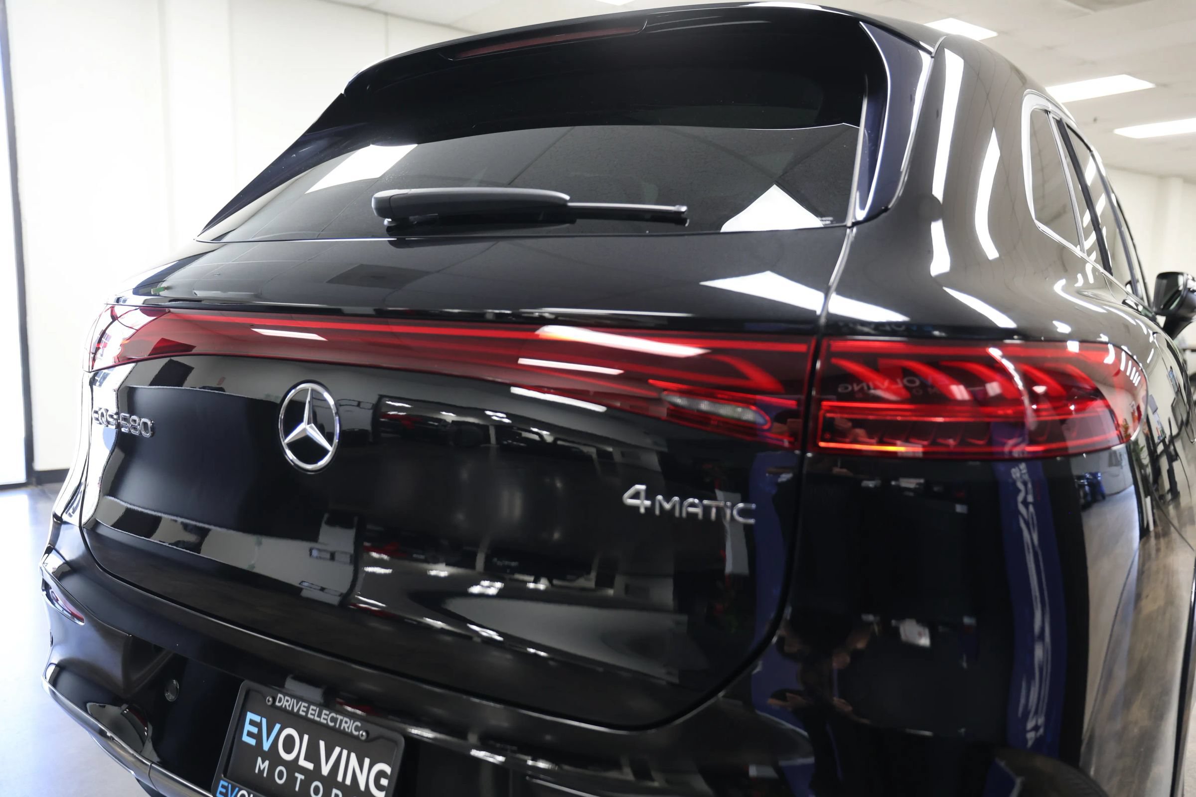 Used 2023 Mercedes-Benz EQS 580 4MATIC SUV image 18
