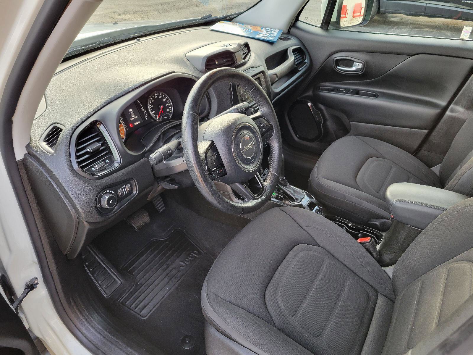 Used 2017 Jeep Renegade Altitude image 5