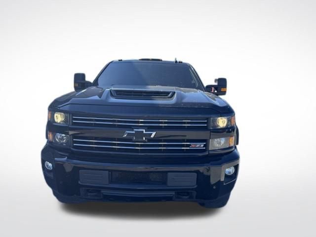 Used 2018 Chevrolet Silverado 2500 LT w/ Midnight Edition AWD/4WD image 6
