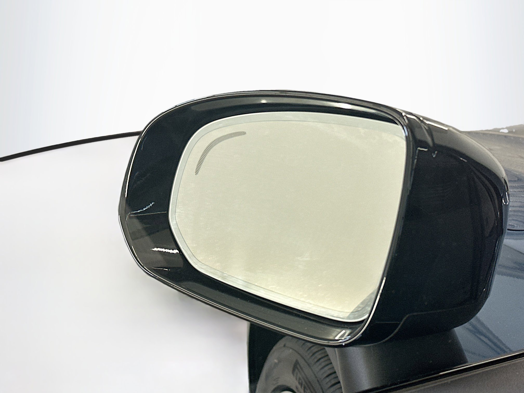 Used 2025 Volvo XC60 B5 Plus image 16