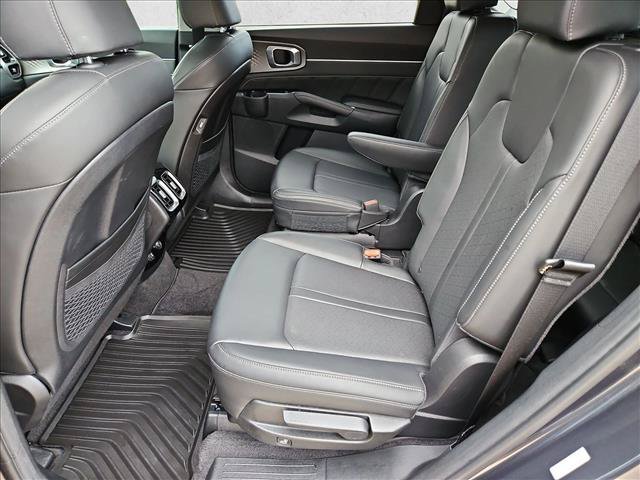 Used 2023 Kia Sorento SX AWD/4WD image 20