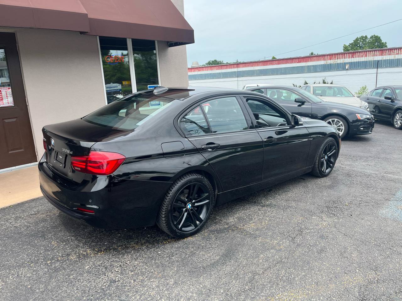 Used 2018 BMW 328d xDrive Sedan AWD/4WD image 5