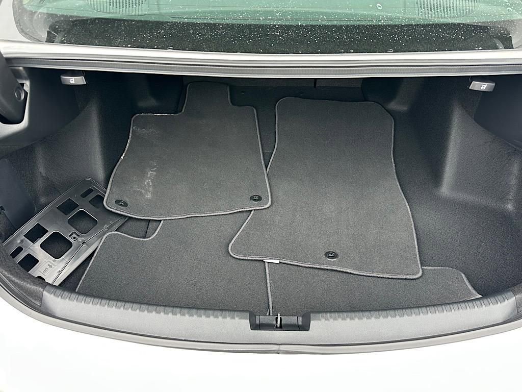 Certified 2025 Acura TLX w/ Technology Package image 17