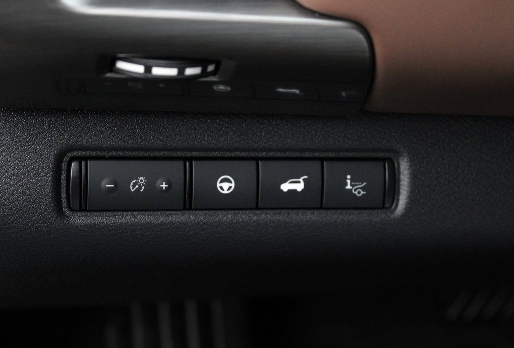 Certified 2023 Nissan Pathfinder Platinum image 44