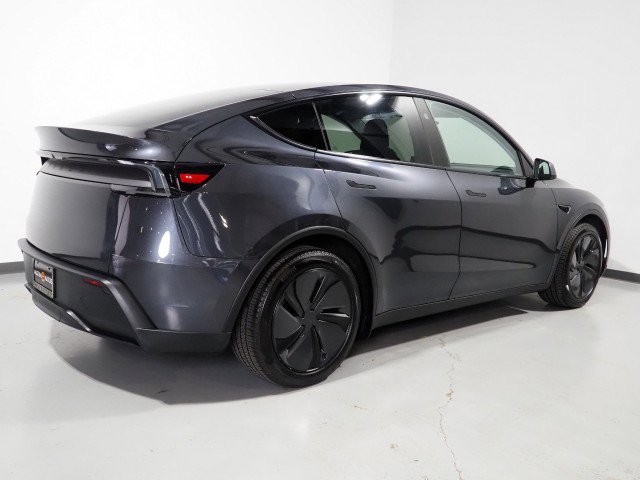 Used 2026 Tesla Model Y Long Range RWD image 7