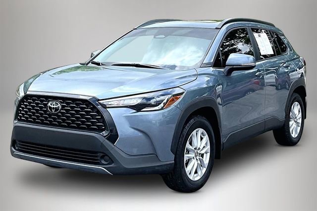 Used 2024 Toyota Corolla Cross LE w/ Moonroof Package FWD image 2