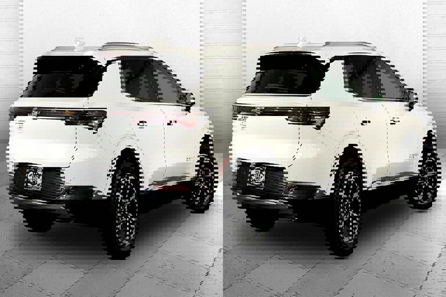 Used 2025 Chevrolet Equinox EV LT FWD image 13