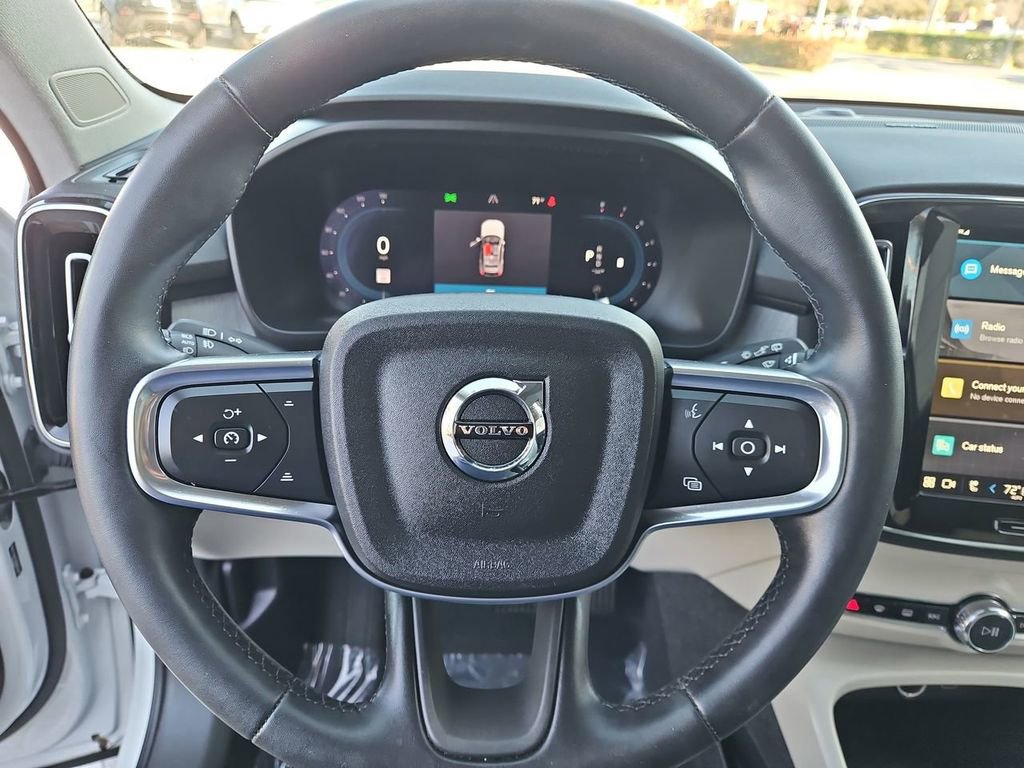 Used 2025 Volvo XC40 B5 Ultra w/ Protection Package Premier image 29