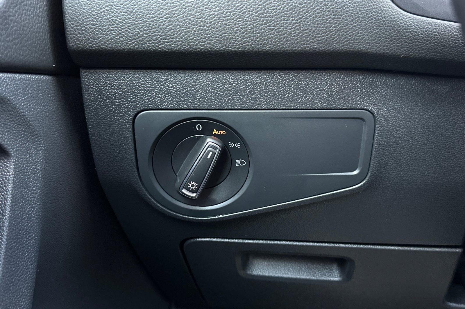 Used 2023 Volkswagen Tiguan SE FWD image 30